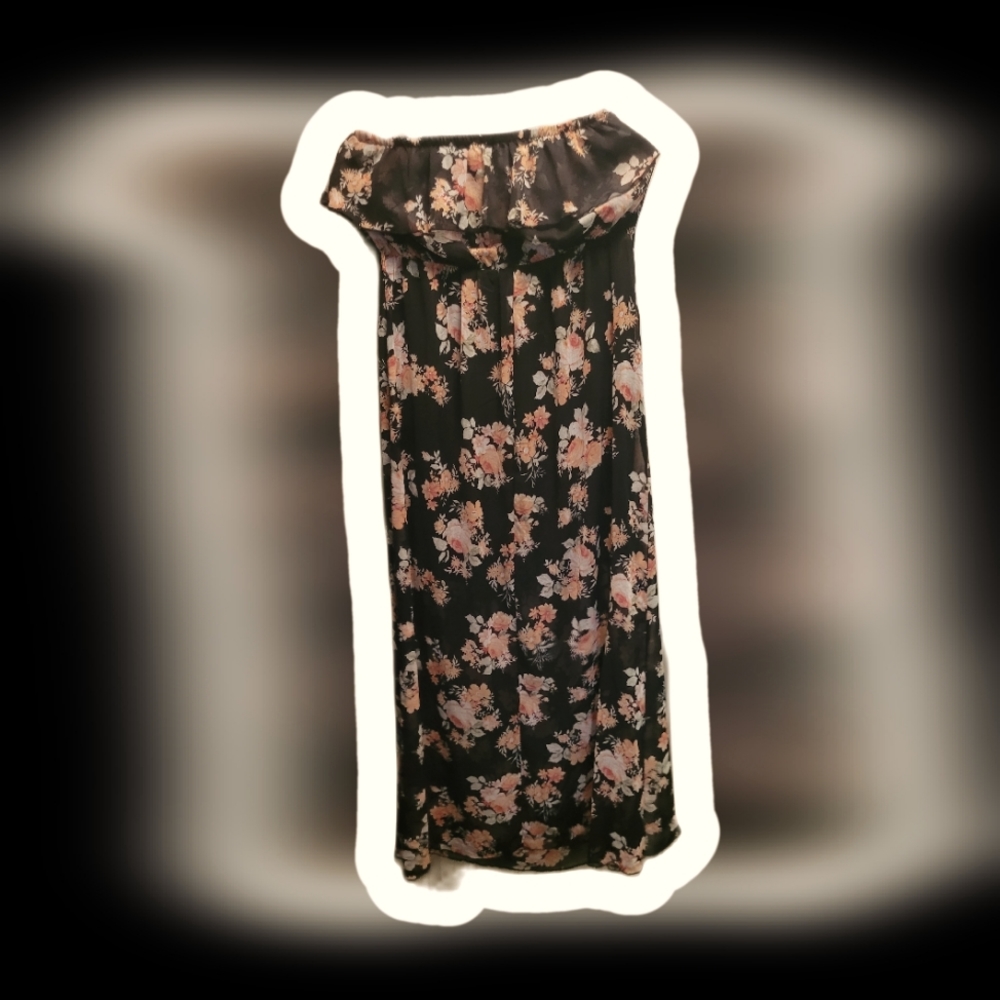 Women's summer dress with flowers